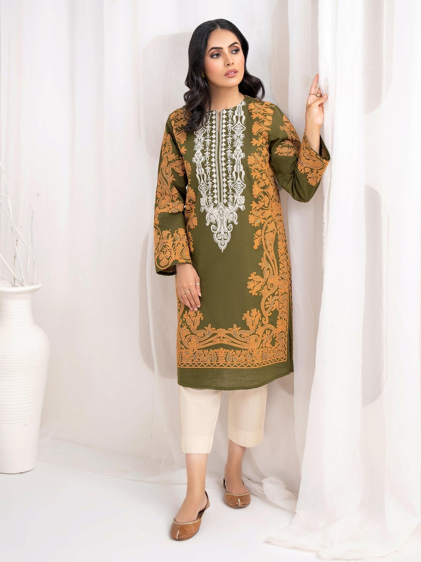 Khaddar Shirt-Embroidered (Unstitched)