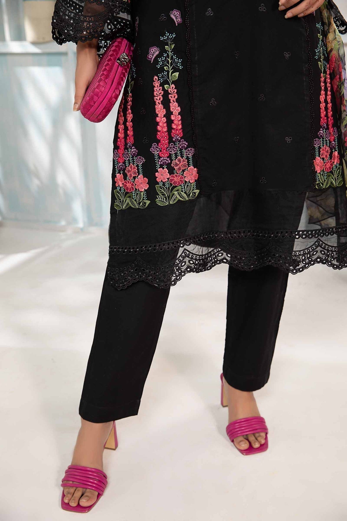 Ready To Wear 3 PIECE EMBROIDERED LAWN SUIT