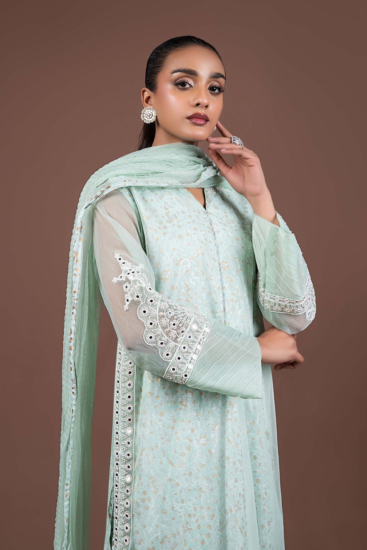 https://www.mariab.pk/products/mb-f24-503-mint-green